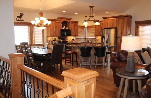 Victor Casa | GRAN CASA OCCIDENTAL, CERCA DE TETONS / YELLOWSTONE / JACKSON HOLE