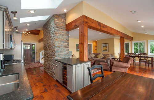 Northwest Ithaca Casa | A orillas del lago, muelle privado, terraza privada, vistas increíbles, Animales domésticos bienvenidos, exclusivo