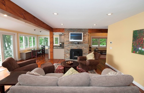 Northwest Ithaca Casa | A orillas del lago, muelle privado, terraza privada, vistas increíbles, Animales domésticos bienvenidos, exclusivo