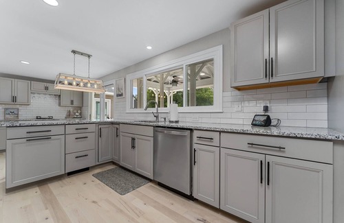 Mount Holly Casa | *CLEANING FEE WAIVED on 5+ Night Stay!* Hot Tub, Dock, Fire Pit Beach/Pool