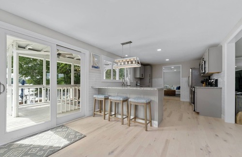 Mount Holly Casa | *CLEANING FEE WAIVED on 5+ Night Stay!* Hot Tub, Dock, Fire Pit Beach/Pool