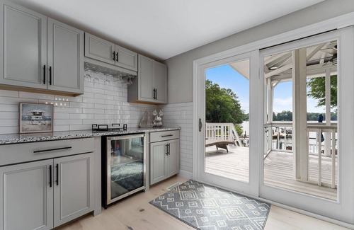 Mount Holly Casa | *CLEANING FEE WAIVED on 5+ Night Stay!* Hot Tub, Dock, Fire Pit Beach/Pool