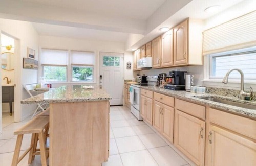 East Shore Casa | Clear LI Sound waterview, Wedding pics, Yale&Beach