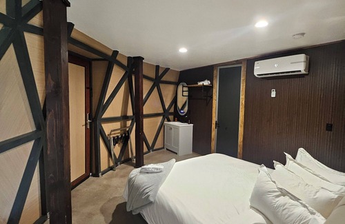 Henrieville Complejo | Clear Sky Resorts- Bryce Canyon Unique Stargazing Domes