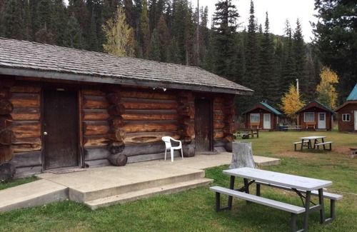 West Glacier Cabina | Clear Sky Resorts Deluxe Cabin