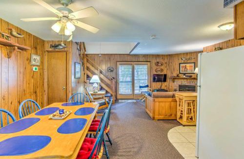 Annandale Casa | Clearwater Lake Getaway with Shared Pool and Boat Dock
