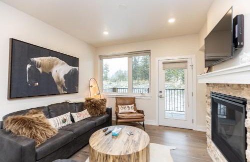 Lakeside Village Casa | Clearwater Lofts #104 Building 3 by Summit County Mountain Retreats
