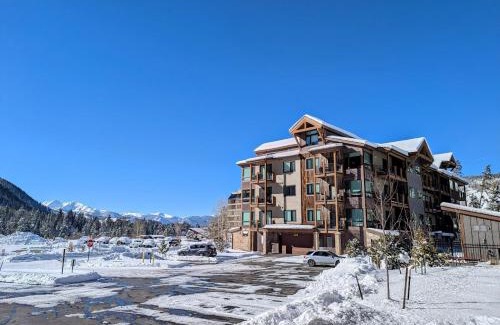 Lakeside Village Casa | Clearwater Lofts Bldg 2 302 by SummitCove Lodging