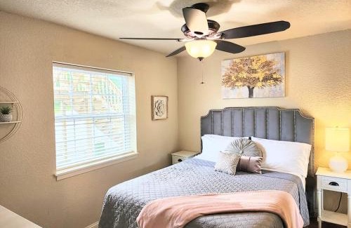 Mid America Apartamento | Clearwater Luxe!