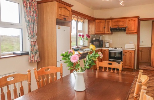 Miltown Malbay Casa | CLEARY COTTAGE, pet friendly in Miltown Malbay, County Clare