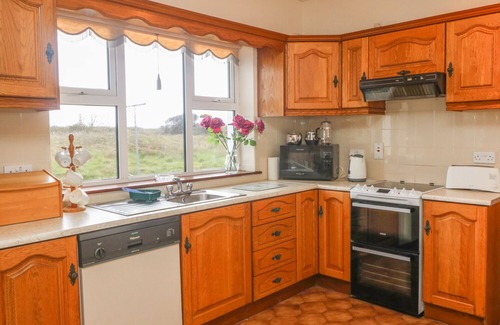 Miltown Malbay Casa | CLEARY COTTAGE, pet friendly in Miltown Malbay, County Clare