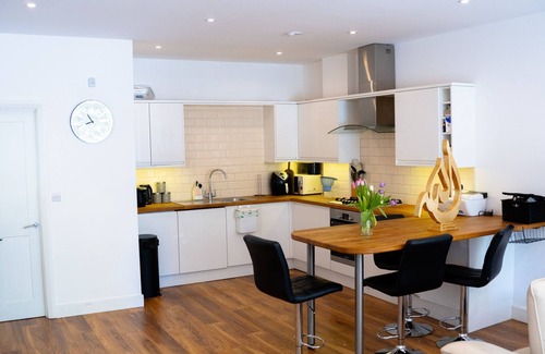 London Borough of Bromley Casa | Cleave House -3bed/2bath with Garden Stunning Holiday/Contractor Accommodation