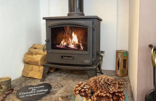 Halfway House Casa | Clematis Cottage