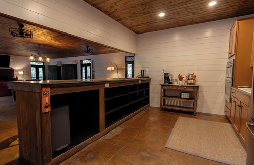 Central Cabina | Clemson Game Day Lake House Retreat 5 min to Clemson University