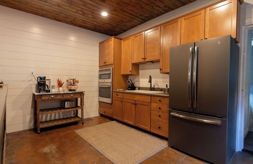 Central Cabina | Clemson Game Day Lake House Retreat 5 min to Clemson University