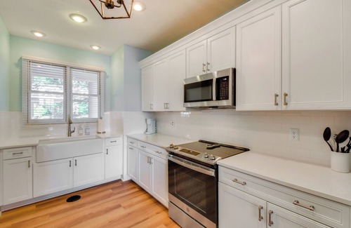 Salem Condominio | Clemson Game Retreat: Lakefront Keowee Key Condo
