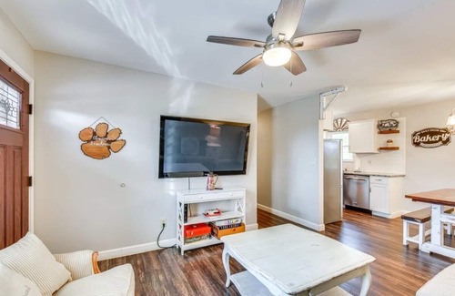 Clemson Casa | Clemson House 1 mile from University & Stadium!