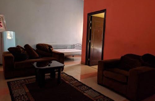 Port Harcourt Cabina | Clen-phil Hotels - Deluxe Standard close to many attractions