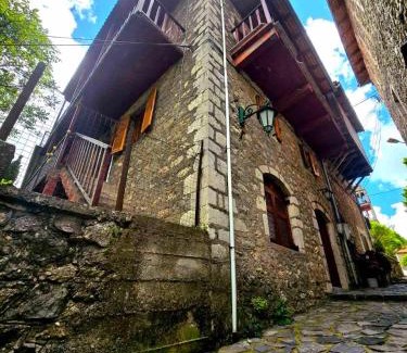 Trikolonoi Casa | Cleopatrahouse