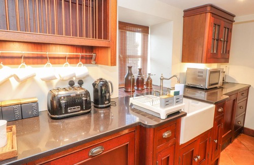 Urswick Casa | CLERK BECK COTTAGE, pet friendly, with a garden in Ulverston