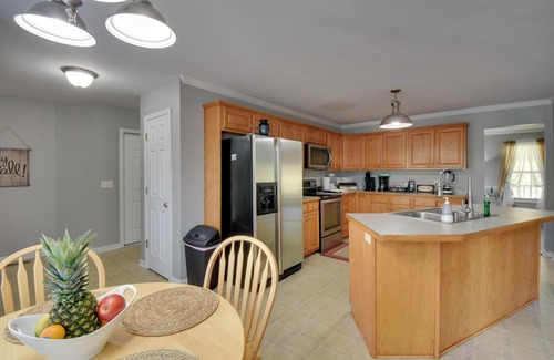 Cleveland Casa | Cleveland Retreat w/ Deck: 2 Mi to Winery!