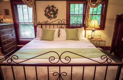 Eureka Springs Historic District Cama Y Desayuno | Cliff Cottage Inn - Victorian B&B and Boutique Hotel