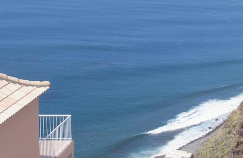 Calheta Cabaña | Cliff House