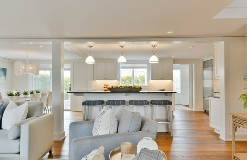 Nantucket Town Casa | Cliff Home 6 recámaras 4. 5 baños - ¡Piscina climatizada y cocina al aire libre listas para la primavera!