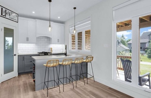 Dashwood Casa | Cliff Side Beach House (Private Beach)
