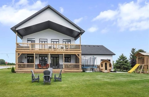 Dashwood Casa | Cliff Side Beach House (Private Beach)