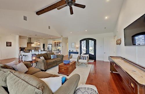 Paleface Lake Country Estates Casa | Cliff side Oasis