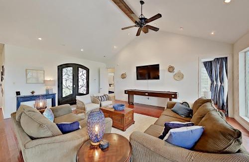 Paleface Lake Country Estates Casa | Cliff side Oasis