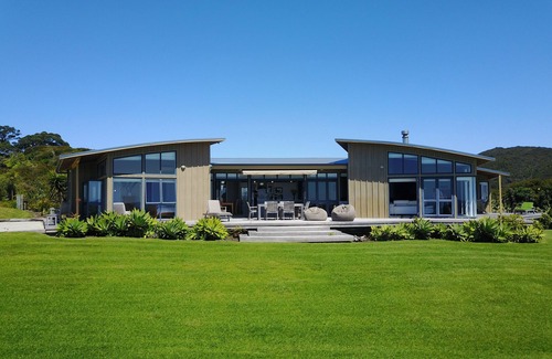 Taiharuru Casa | Cliffhouse, Taiharuru, Northland