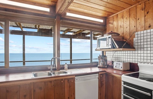 Myponga Beach Casa | Cliffs End Beach Shack - 105 Gold Coast Drive, Carrickalinga