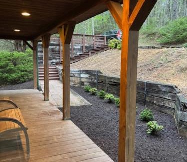 Ferguson Casa | Cliffside by Leatherwood Mountains Resort