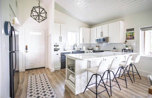 Fairfield Bay Condominio | Cliffside Escape – Cozy 2BR/2BA Condo with Scenic Views