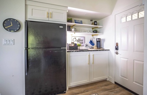 Fairfield Bay Condominio | Cliffside Escape – Cozy 2BR/2BA Condo with Scenic Views