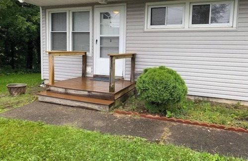 Oneida Casa | Cliffside Getaway: Turning Stone, Vernon Downs,etc
