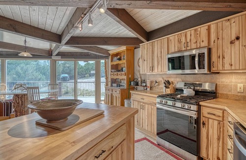 Nathrop Casa | Cliffside- Stunning Views- Minutes to Mt. Princeton Hot Springs