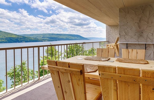Canandaigua Condominio | Cliffside Sunrise: "Gorgeous Canandaigua Lake Views!"