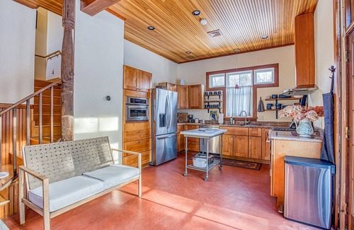 Lenox Casa | Cliffwood Cottage by Evergreen Home
