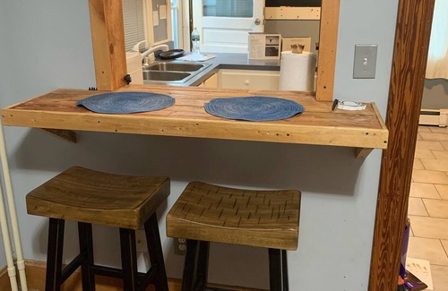 CUF Casa | Clifton Scenic Lodge 3BR 2BA: Private Hot Tub, Spacious Patio, Offstreet Parking