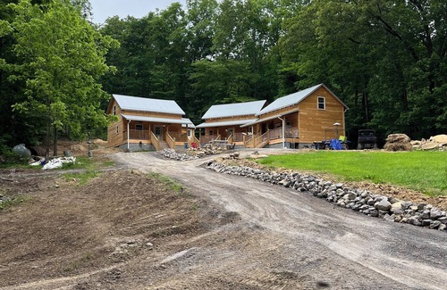 Rogersville Cabina | Clinch Mountain Reserve Cabin #3. Family-friendly cabin near Rogersville, TN.
