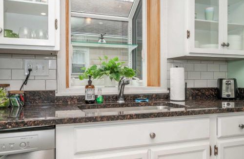 Clintonville Casa | Clintonville Charm