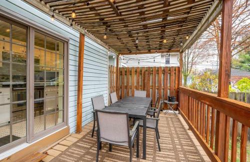 Clintonville Casa | Clintonville Charm