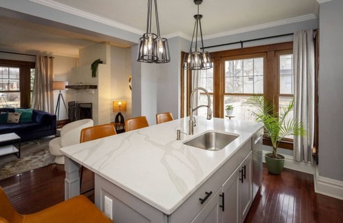 Clintonville Casa | Clintonville Comfort and Class