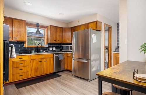 Clintonville Casa | Clintonville Classic - Entire Home, OSU, Nature