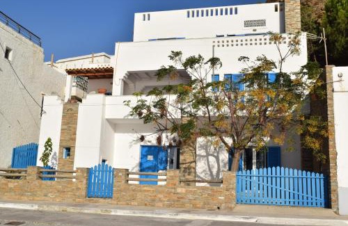 Ormos Korthiou Casa | CLIO'S BEACH HOUSE - DELUXE BEACH FRONT PROPERTY