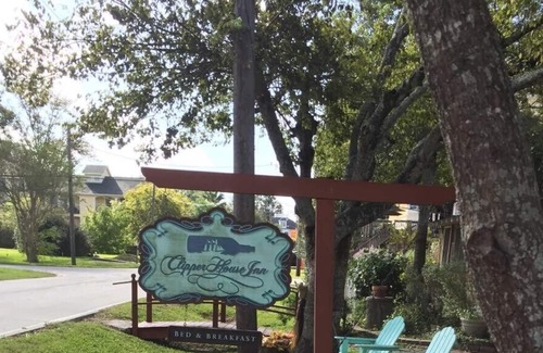 Clear Lake Shores Cabaña | Clipper House Inn Cottage