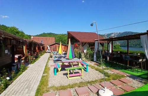 Dubova Cabina | Clisura Dunarii Casutele Danca